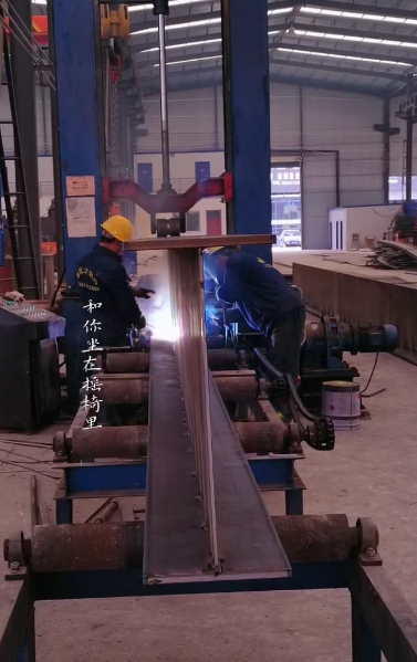 甘肃庆阳钢结构厂H型钢组立机